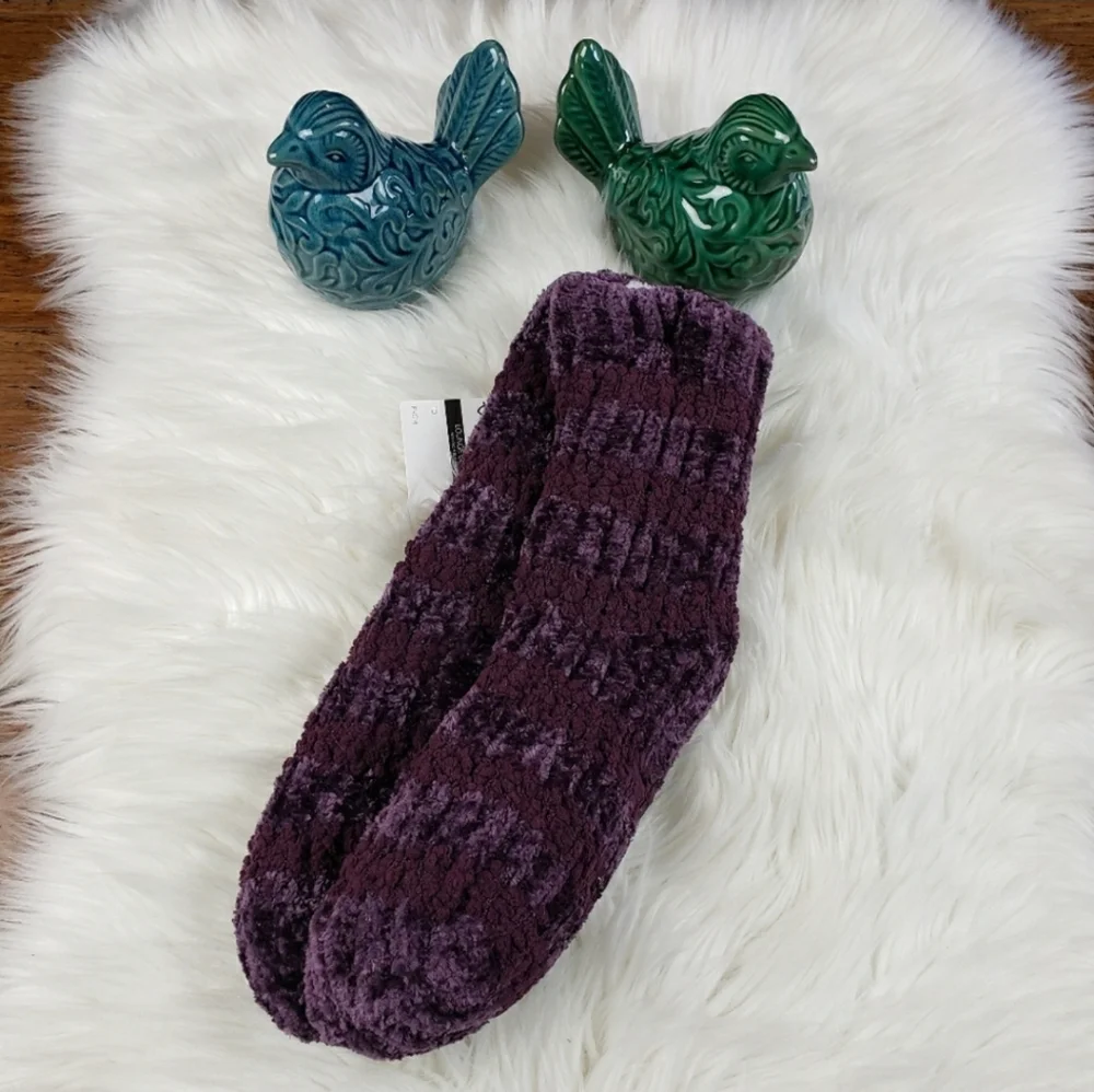 Halston lounge socks size 4-10